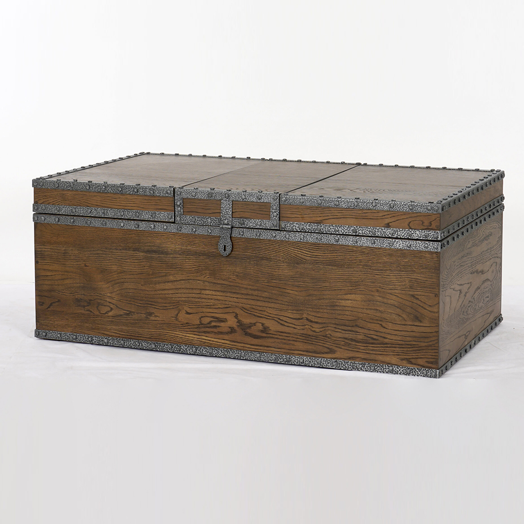 Pinta Trail Strong-Box-Trunk Table